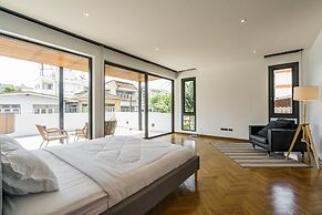 Designer Pool Villa in Ekkamai