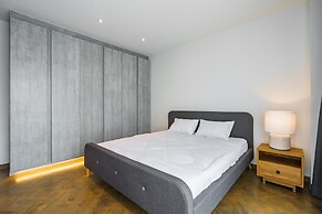 Designer Pool Villa in Ekkamai