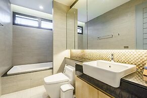 Designer Pool Villa in Ekkamai