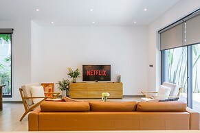 Designer Pool Villa in Ekkamai