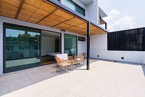 Designer Pool Villa in Ekkamai