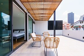 Designer Pool Villa in Ekkamai