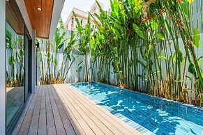 Designer Pool Villa in Ekkamai