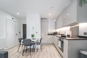 Modern 1 bed Apartment in Central Solihull
