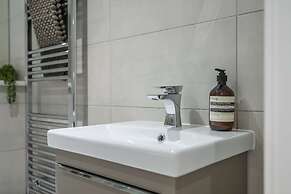 Modern 1 bed Apartment in Central Solihull