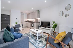 Modern 1 bed Apartment in Central Solihull