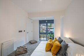 Modern 1 bed Apartment in Central Solihull