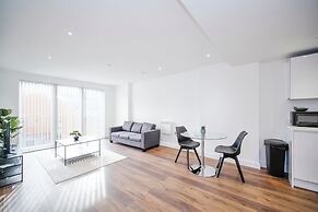 1 Bed Serviced Apartment Bracknell Station 5 Mins