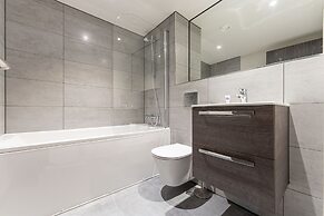 Stylish 2 Bed 2 Bath Apt in BMH City Centre