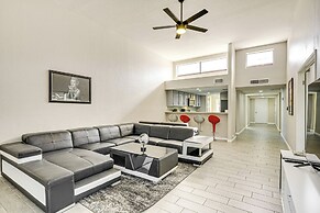 16 Mi to Dtwn Phoenix: Home w/ Patio & Fireplace!