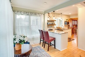 5 Mi to Mall of America: South Minneapolis Home