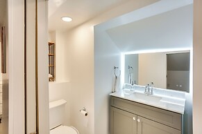 5 Mi to Mall of America: South Minneapolis Home