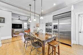 Walk to Top Attractions: Chic Home in Charlotte!