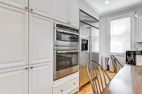 Walk to Top Attractions: Chic Home in Charlotte!