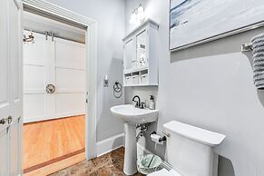 Walk to Top Attractions: Chic Home in Charlotte!