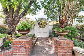 Walk to Top Attractions: Chic Home in Charlotte!