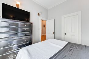 Walk to Top Attractions: Chic Home in Charlotte!