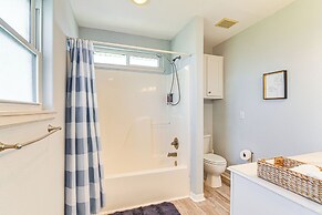 Walk to Beach: Home w/ 2 Decks in Galveston!