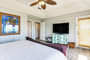 Walk to Beach: Home w/ 2 Decks in Galveston!