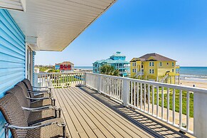 Walk to Beach: Home w/ 2 Decks in Galveston!