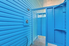 Walk to Beach: Home w/ 2 Decks in Galveston!