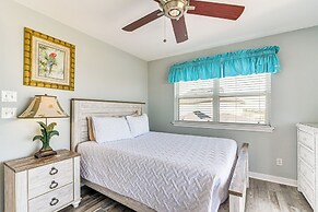 Walk to Beach: Home w/ 2 Decks in Galveston!