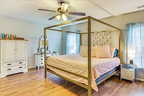 Pet-friendly Home w/ Yard & Fireplace in Lexington