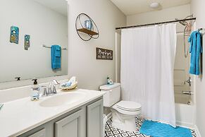 Pet-friendly Home w/ Yard & Fireplace in Lexington