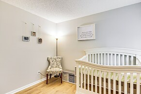 Pet-friendly Home w/ Yard & Fireplace in Lexington