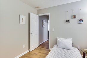 Pet-friendly Home w/ Yard & Fireplace in Lexington