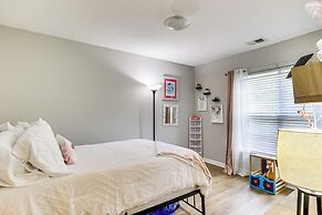 Pet-friendly Home w/ Yard & Fireplace in Lexington