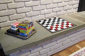 Family Home Close to Warwick, 5 Mi to Lake!