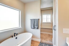 1 Mi to Pools: Chic Lava Hot Springs Home