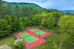 Bartlett Condo: 1 Mi to Attitash Mountain Resort!
