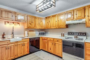 Bartlett Condo: 1 Mi to Attitash Mountain Resort!