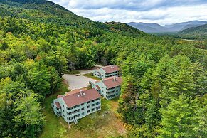 Bartlett Condo: 1 Mi to Attitash Mountain Resort!