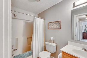 Bartlett Condo: 1 Mi to Attitash Mountain Resort!