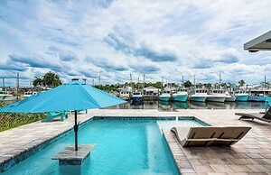 Home w/ Private Dock on Canal in Hernando Beach!