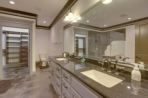 Fish, Swim & More: Lakefront Alabaster Home