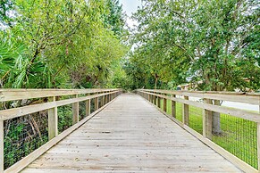 Condo w/ Pool & Beach Access Near Theme Park