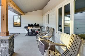 Iowa Family Home w/ Valley Views & Rooftop Deck