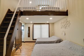 Iowa Family Home w/ Valley Views & Rooftop Deck