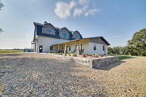 Iowa Family Home w/ Valley Views & Rooftop Deck