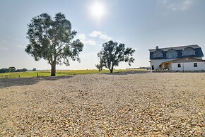 Iowa Family Home w/ Valley Views & Rooftop Deck