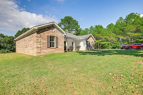 ~ 13 Mi to Ole Miss: Private Family-friendly Home!