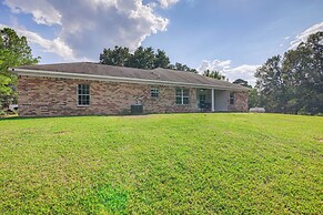 ~ 13 Mi to Ole Miss: Private Family-friendly Home!