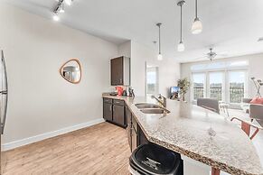 Prime Soco 2BR King Suite w Gympickleballlaundry