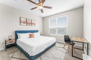 Prime Soco 2BR King Suite w Gympickleballlaundry