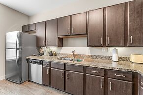 Fun Soco 1BR King Suite w Gympickleballlaundry