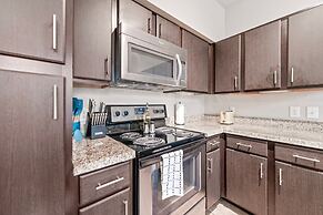 Comfy Soco 1BR King Suite w Gympickleballlaundry